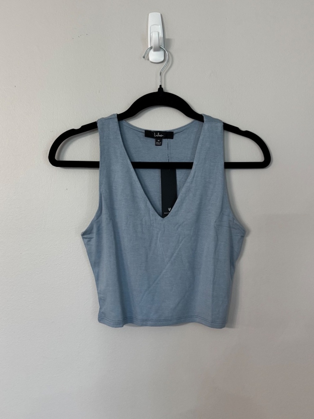 Lulus Basics Feel Like Dancing Denim Blue Deep V-Neck Crop Top Sz S NWT - Picture 2 of 6